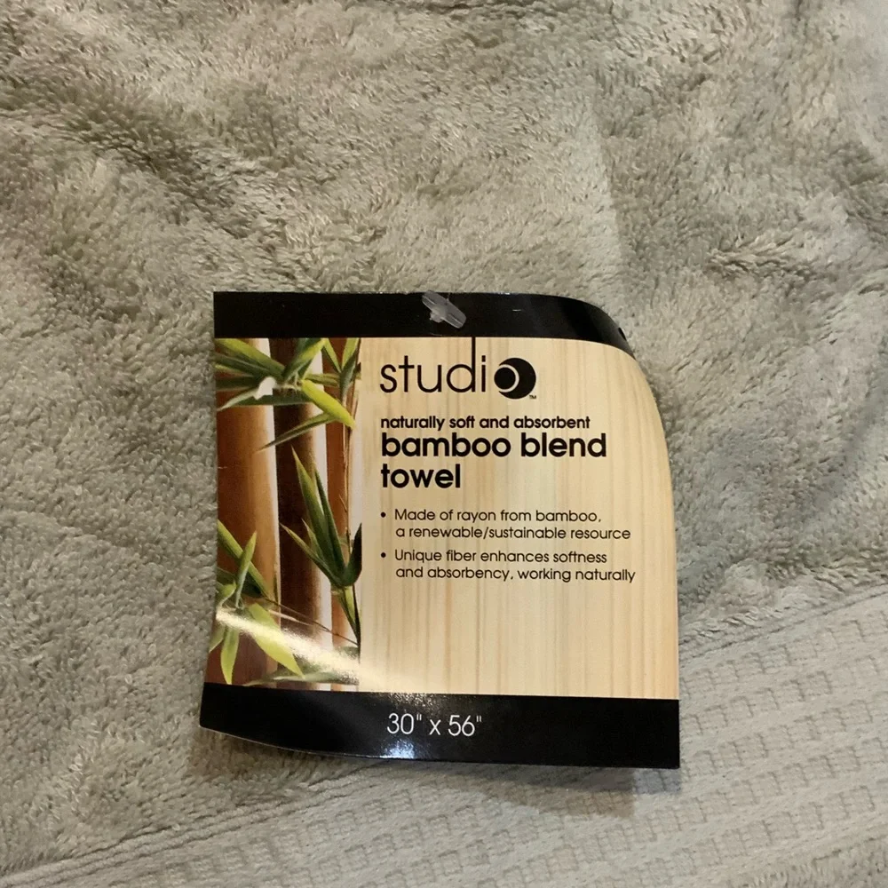 Studio Bamboo Blend Towel and Wash Cloth 4 pc Set Soothing Green NOS
